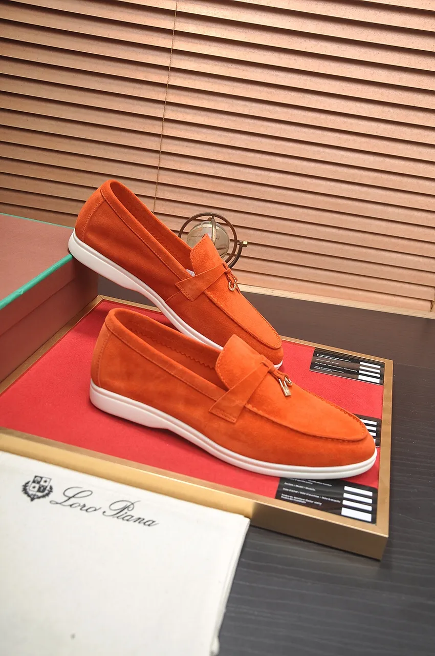 Men's shoes 💰400💶[𝐥𝐨𝐫𝐨 𝐏𝐢𝐚𝐧𝐚] [Couple model] High-end quality, affordable price, LP classic loafers, Italian treasure brand, the only brand that can match Hermès! Only after wearing it do we know that we can’t live up to our feet. Women’s code: 35-40 (customized sizes 34, 41, 42 are non-returnable) Men’s code: 38-44 (customized 45, 46, 47, 48 are non-refundable) Fabric: Customized imported cashmere Lining: Customized imported fetal cowhide Foot: Imported benzene-dyed calfskin Outsole: Exclusive original glass rubber outsole